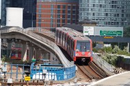 800px-DLR_on_flyover