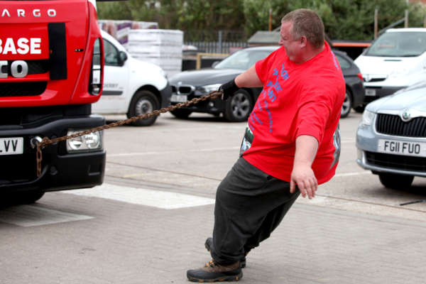 Simon Plant pulls 12 tonne truck with one arm 3