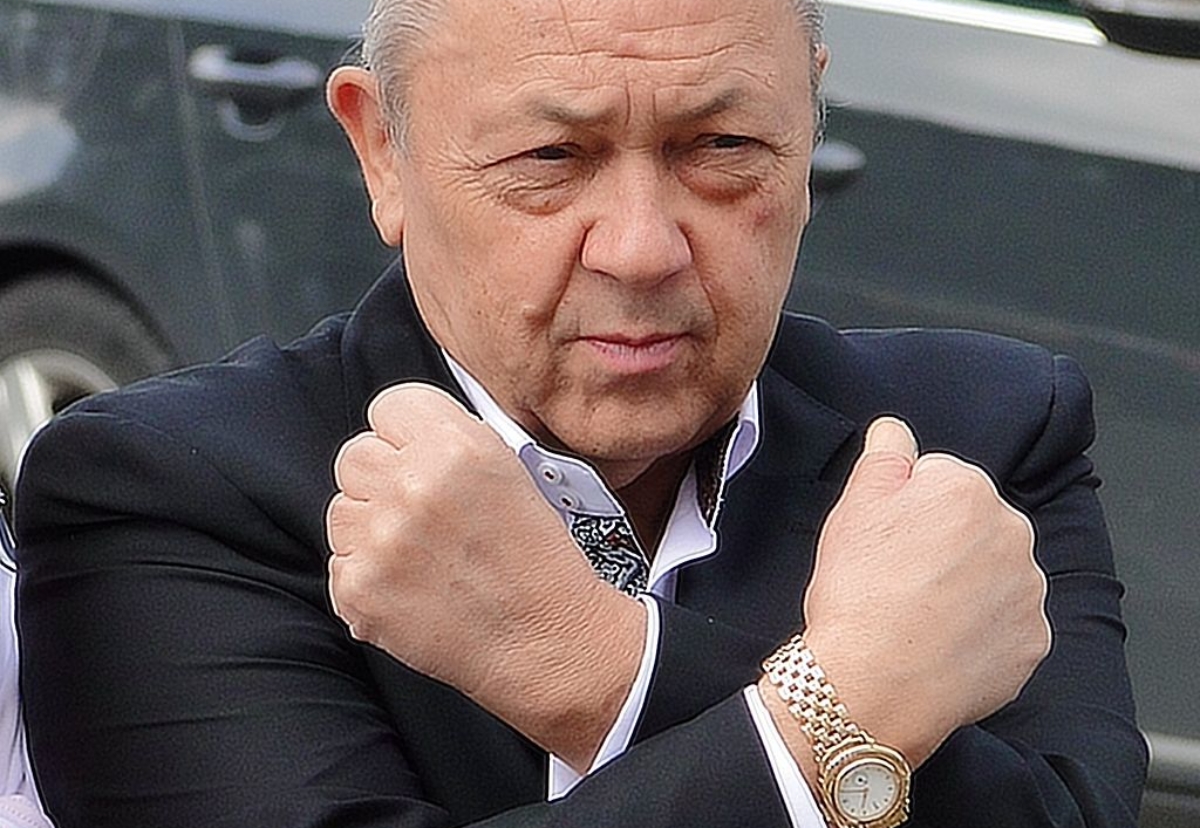 David Sullivan protects his wallet