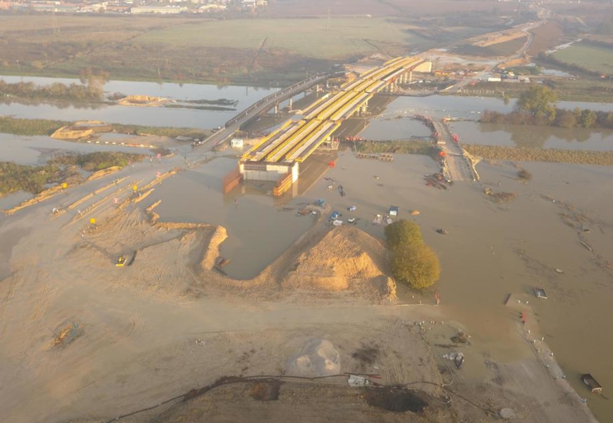 Flooding around the River Witham viaduct