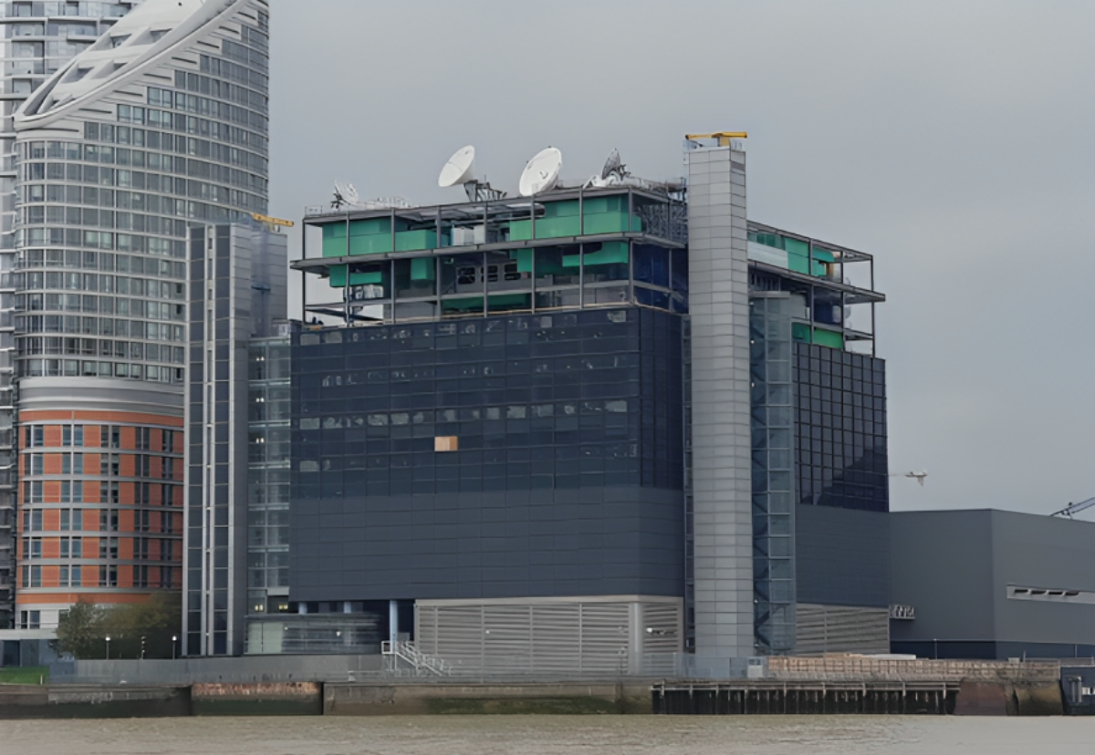 Telehouse South Docklands building will be refurbished with roof-top plant also replaced