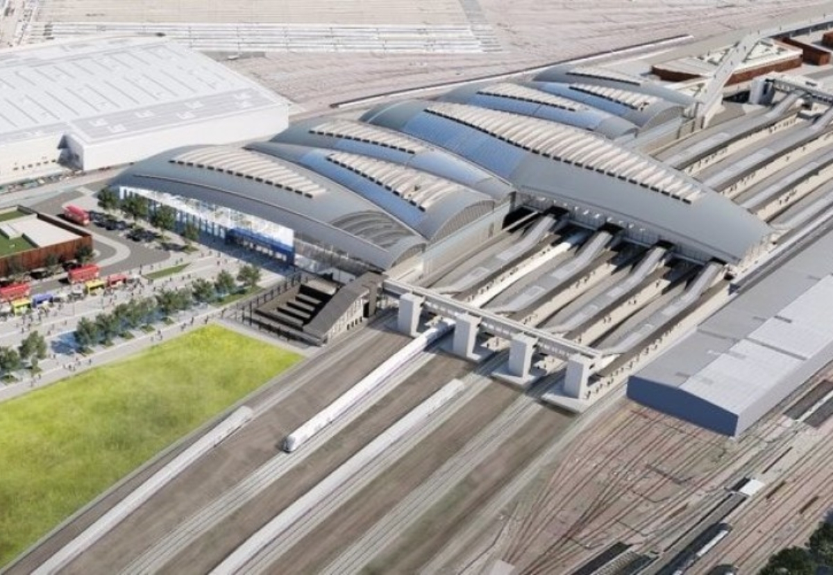 Old Oak Common interchange showing mainline surface rail systems