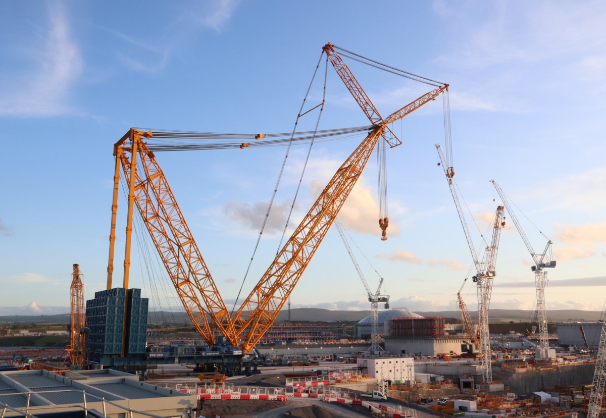 Worlds Largest Crane Powers Up At Hinkley Point Construction