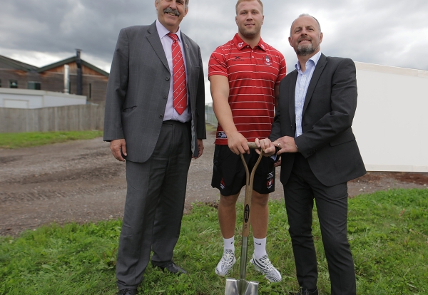 At the ground-breaking ceremony with Keith Taylor (right), Managing Director of F3GROUP’s Construction division was Ross Moriarty, a Gloucester Rugby, Welsh International and British and Irish Lions player and former Hartpury College student, and Russell Marchant (left), Principal of the College