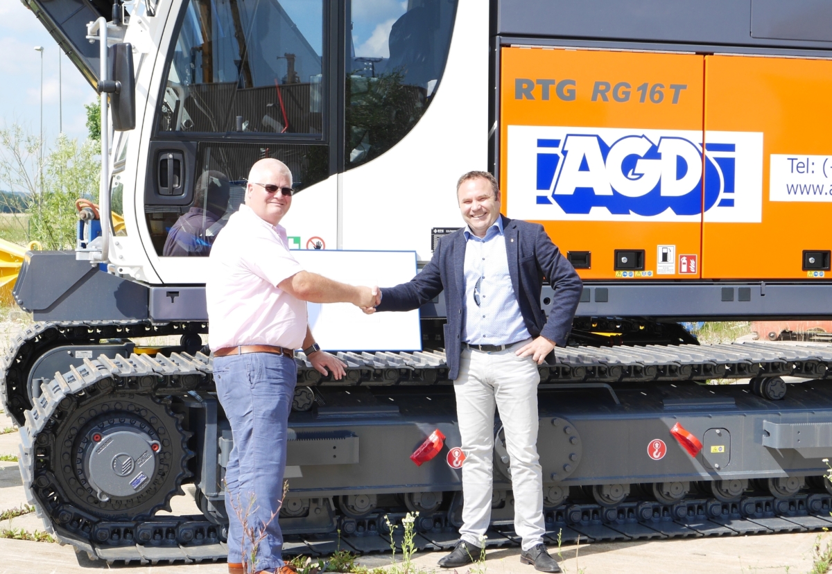 Robert Law and the Sales Director of RTG Matthias Saehn