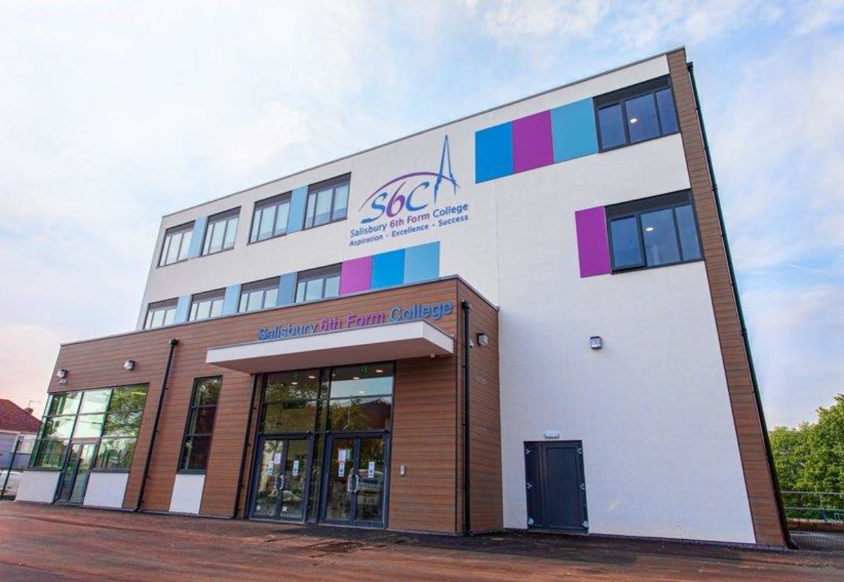 Salisbury sixth form college built by modular specialist McAvoy