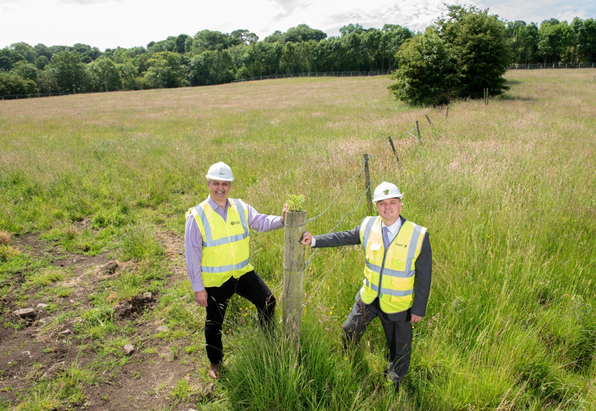 Mike Brown, commercial director for Tolent and Andy Gamble, executive director growth and assets for Yorkshire Housing