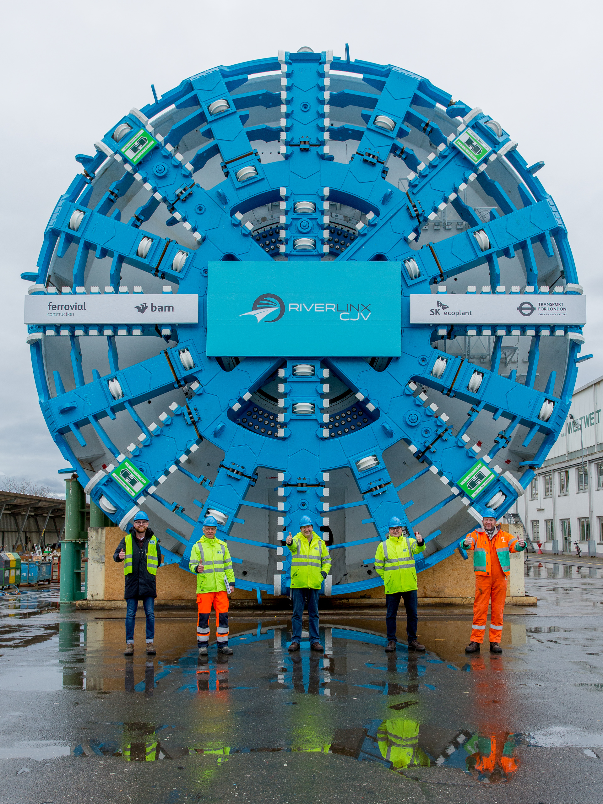 Record-breaking TBM on way to Silvertown Tunnel