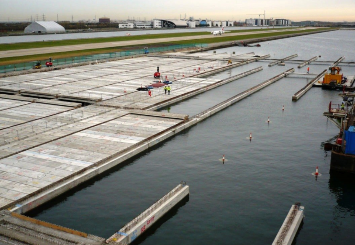 Construction of the earlier and smaller scale Eastern Apron at London City Airport