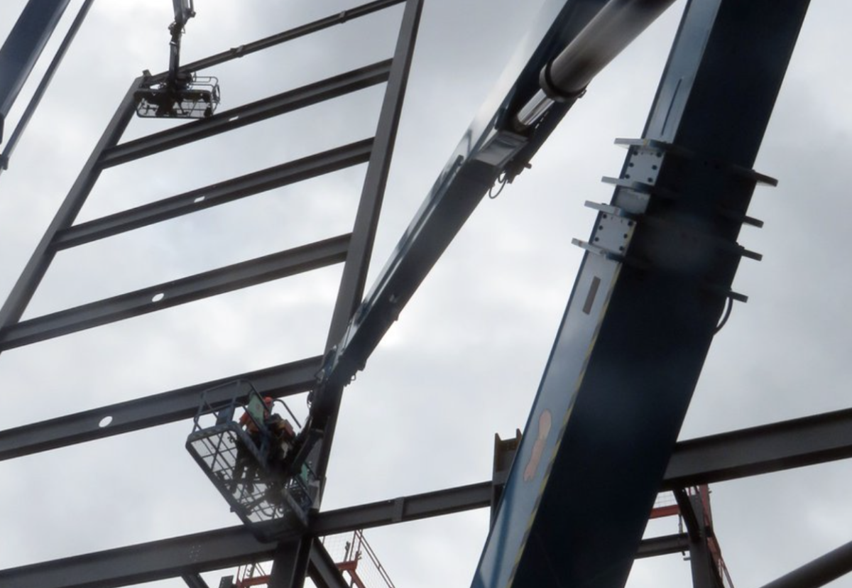 Thorpe Park in Leedswhere over 1600 tonnes of steel was erected for the new office building and podium.