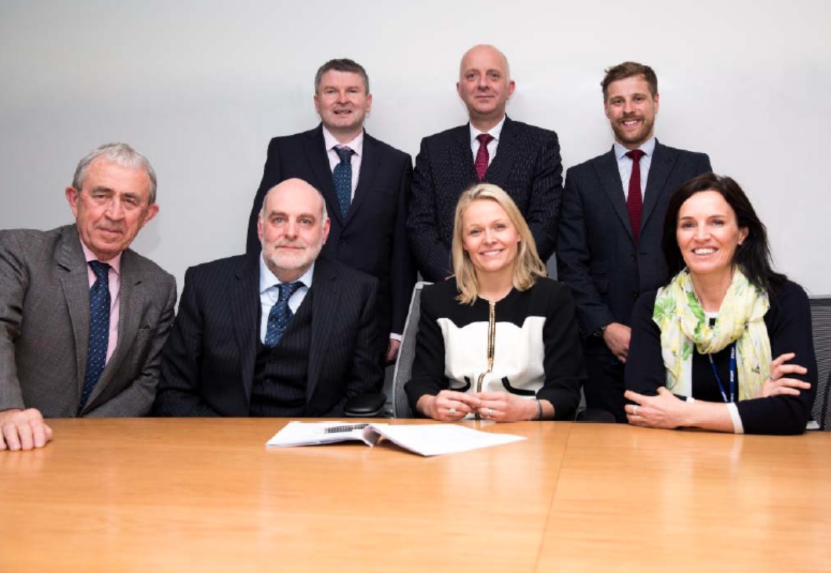 At the contract signing were: 1(Left to Right ‐ Top) Brendan McNamara (Barhale Regional Commercial Manager), Simon Hinsley, (STW Principal Sponsor) Daniel Foster (STW Commercial Manager Major Projects) (Left to Right – Bottom) Dennis Curran (Barhale Chairman), Dave Shaw (Barhale Regional Director), Liv Garfield (STW CEO), Helen Miles (STW Group Commercial Director)