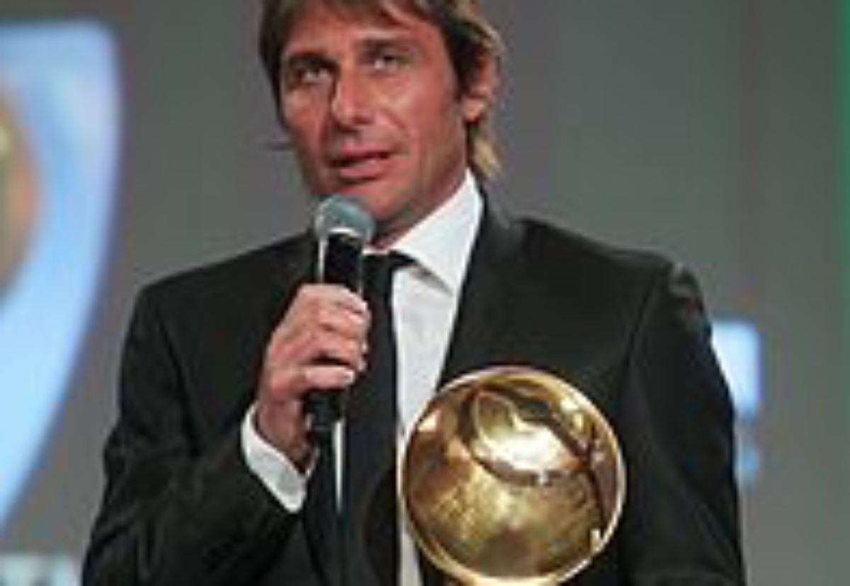 If Conte can focus on the football and give up his other career as a club singer then Chelsea could have a chance 